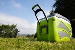 Vango Pinnacle 45L Wheelie Cooler - 100 Hr 16 Vango Pinnacle 45L Wheelie Cooler - 100 Hr -Vago Camping Shop van 2021 essentials lifestyle pinnacle wheelie 45l lo 01